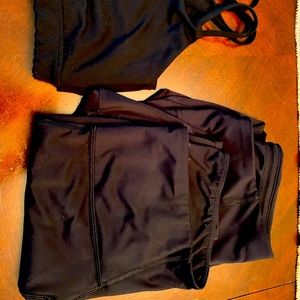 XL workout lot. 2 leggings and 2 sports bras